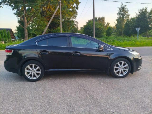 TOYOTA AVENSIS