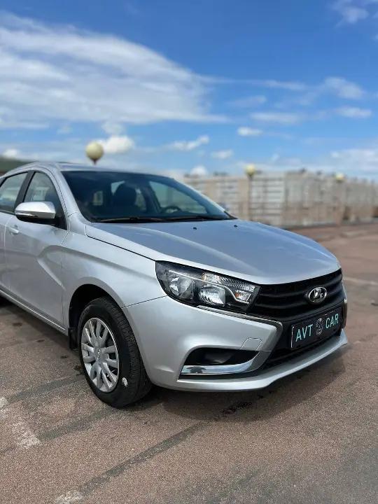 Lada Vesta.