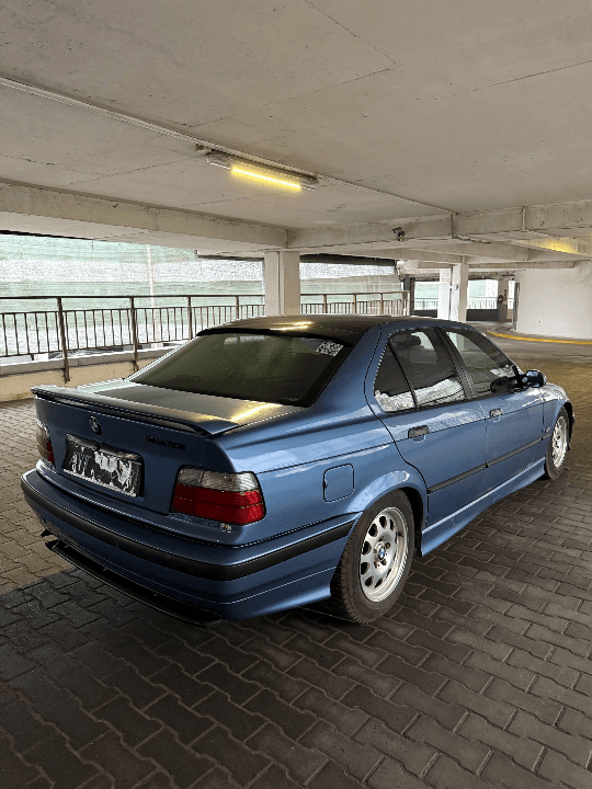 BMW 320I