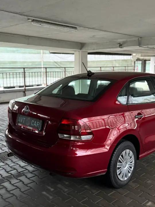 Volkswagen Polo Sedan