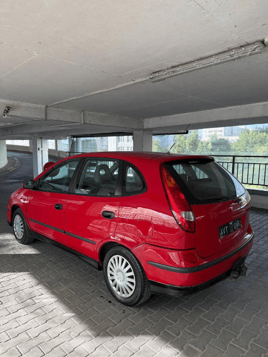 Nissan Almera Tino