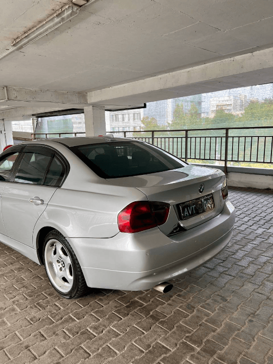 BMW E90