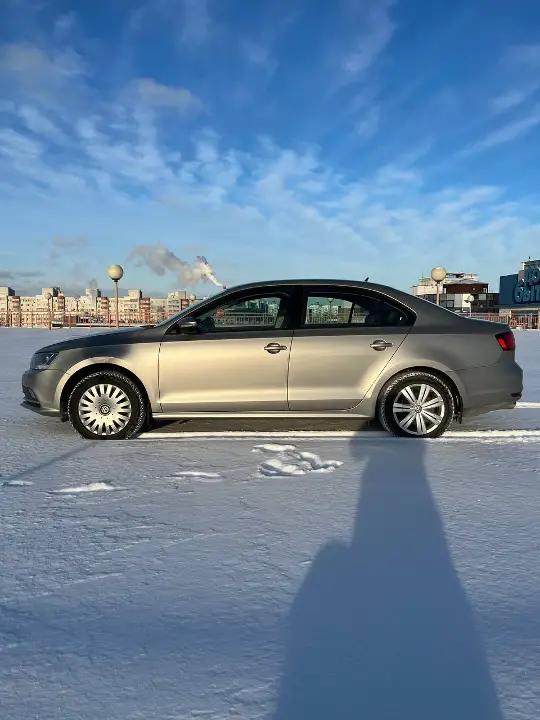 VOLKSWAGEN JETTA