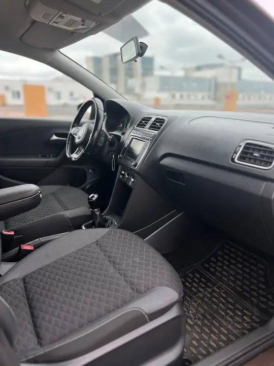 Volkswagen Polo Sedan