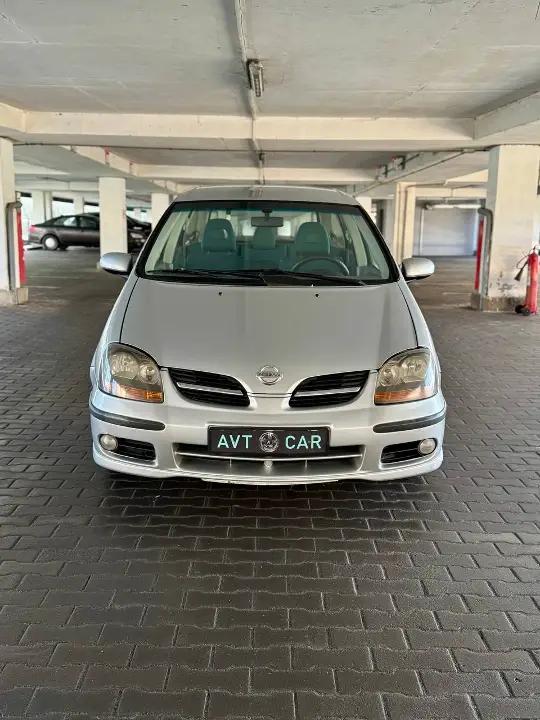 Nissan Almera Tino