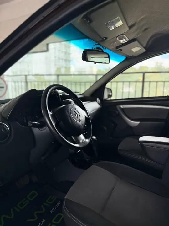 RENAULT Duster