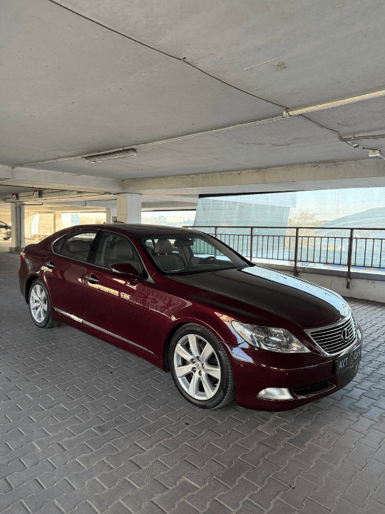 Lexus LS