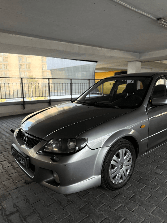 MAZDA 323F