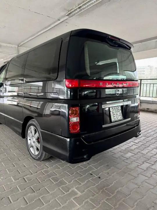 Nissan Elgrand