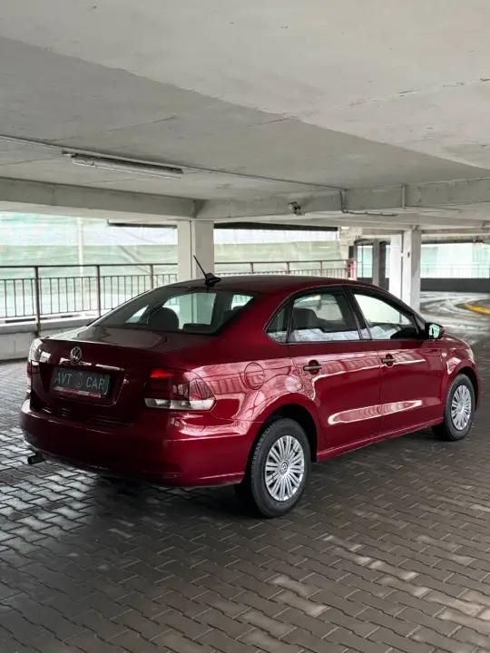 Volkswagen Polo Sedan
