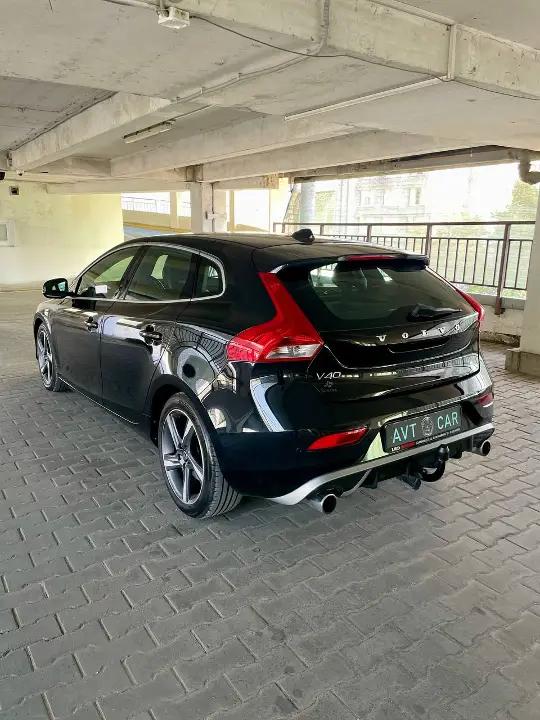 Volvo v40