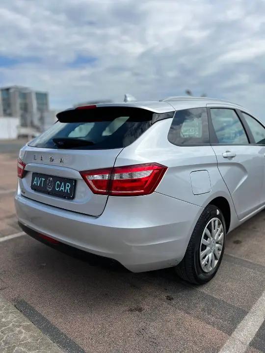 Lada Vesta.