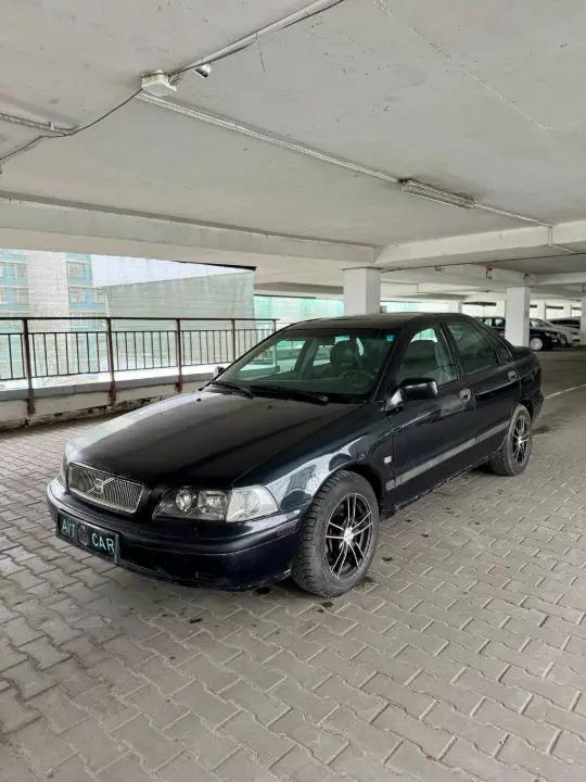 VOLVO S40