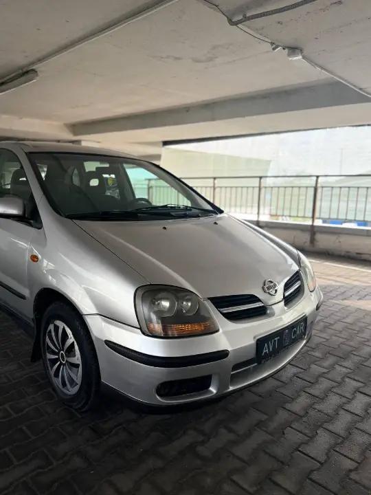 Nissan Almera Tino
