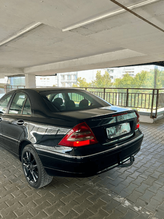 Mercedes-Benz C220