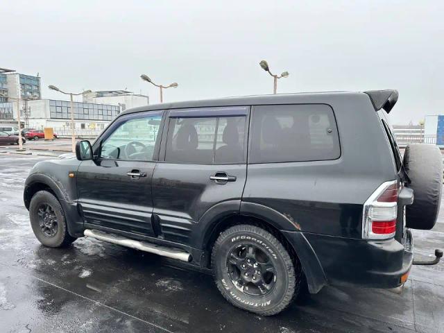 MITSUBISHI PAJERO