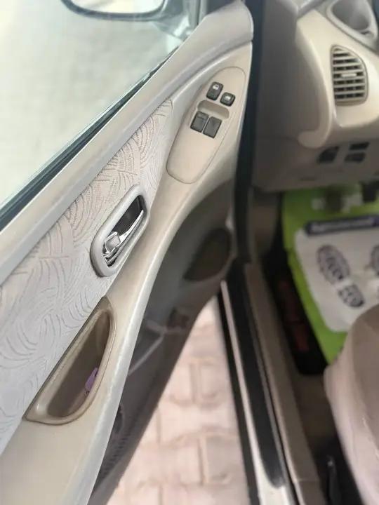 Nissan Almera Tino