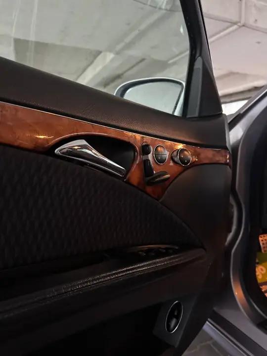 Mercedes-Benz E320