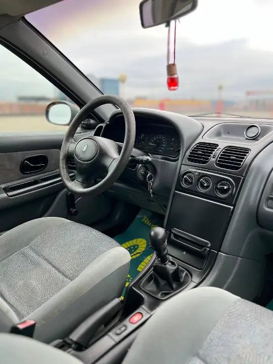 RENAULT LAGUNA