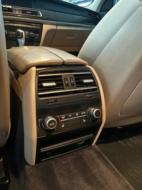 BMW 740I