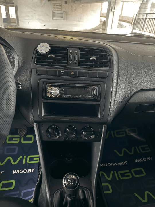 Volkswagen Polo Sedan