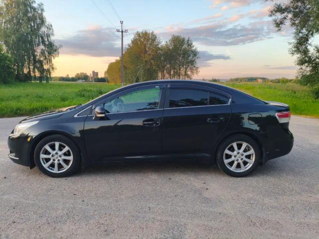 TOYOTA AVENSIS