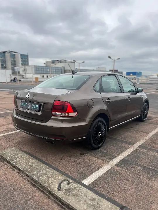 Volkswagen Polo Sedan