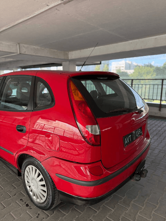 Nissan Almera Tino