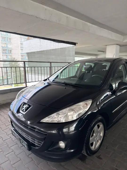 PEUGEOT 207