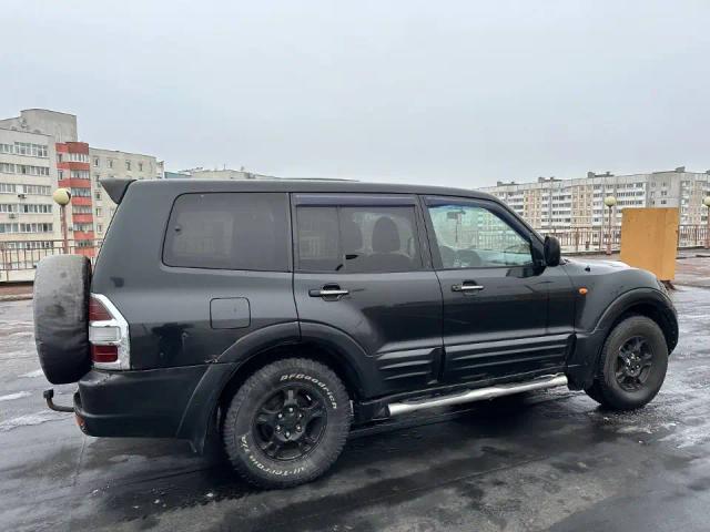 MITSUBISHI PAJERO