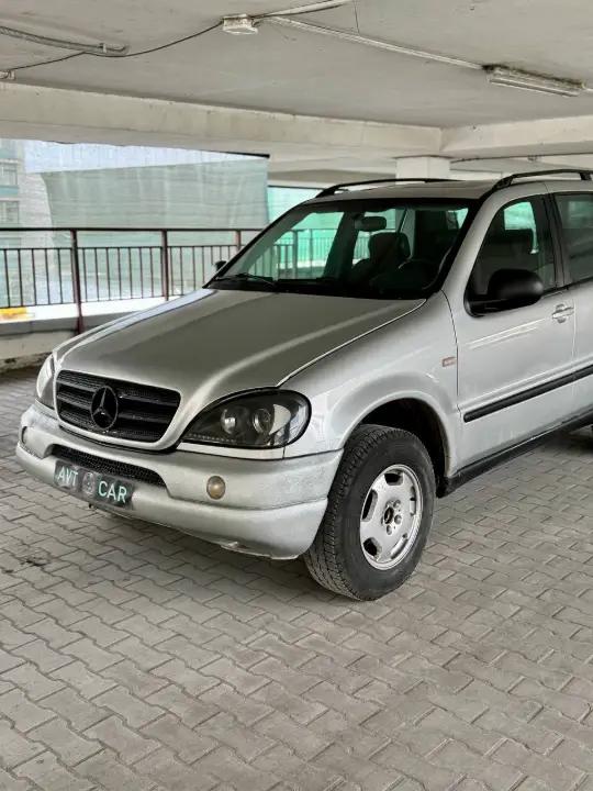 Mercedes-Benz ML320