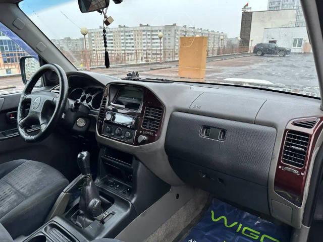 MITSUBISHI PAJERO