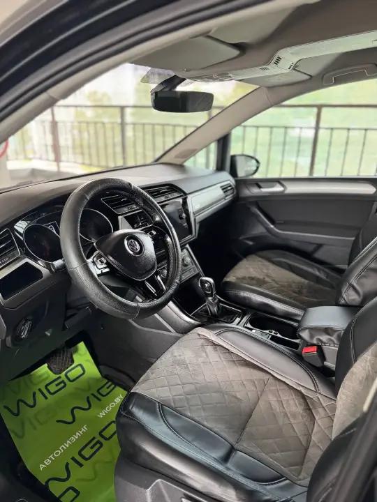 VOLKSWAGEN TOURAN-