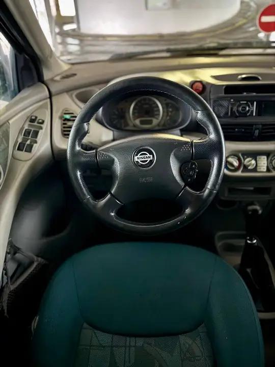 Nissan Almera Tino