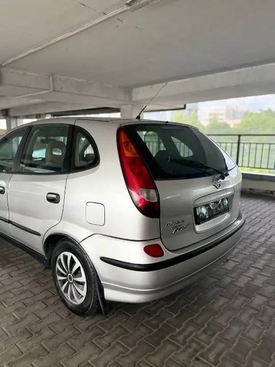 Nissan Almera Tino