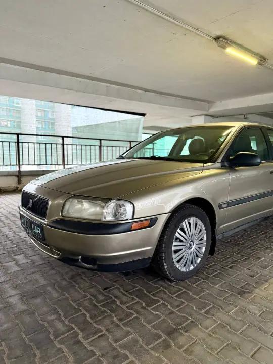 VOLVO S80