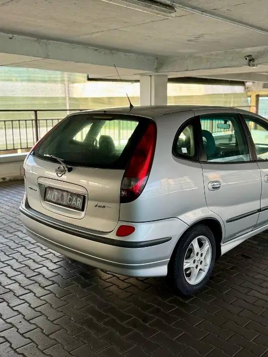 Nissan Almera Tino