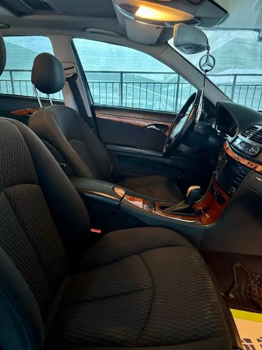 Mercedes-Benz E320
