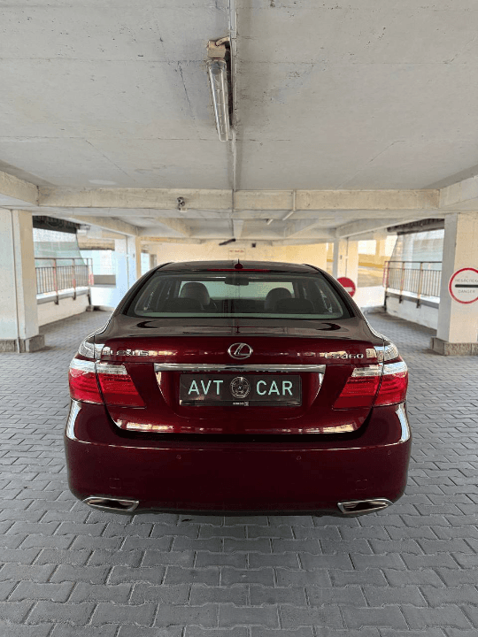 Lexus LS