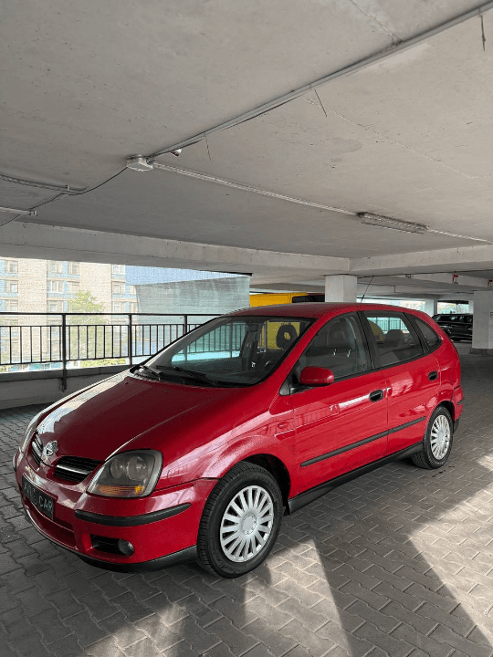 Nissan Almera Tino
