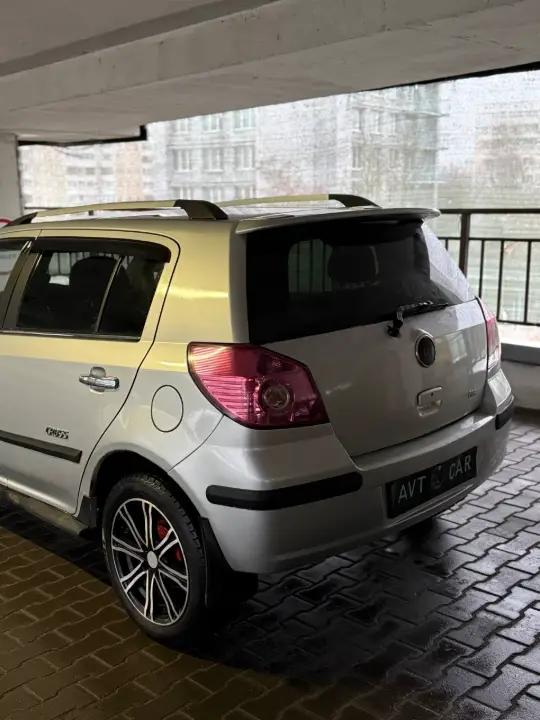 Geely MK Cross 