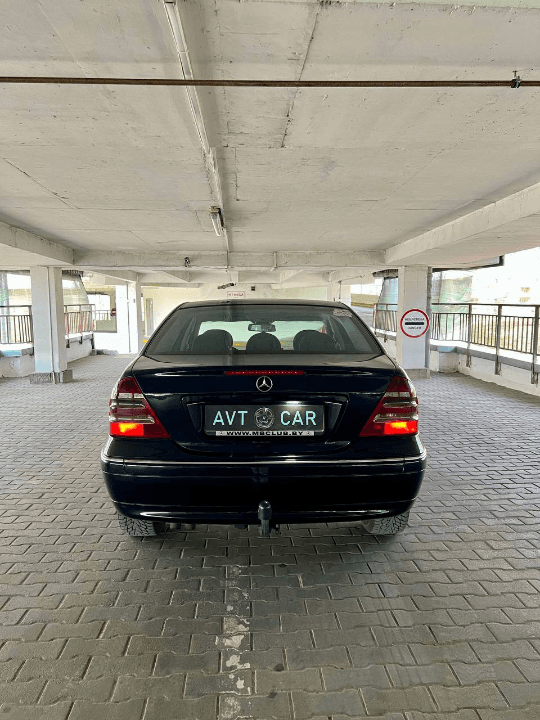 Mercedes-Benz C220