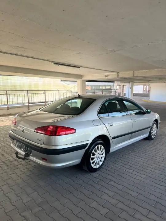 Peugeot 607