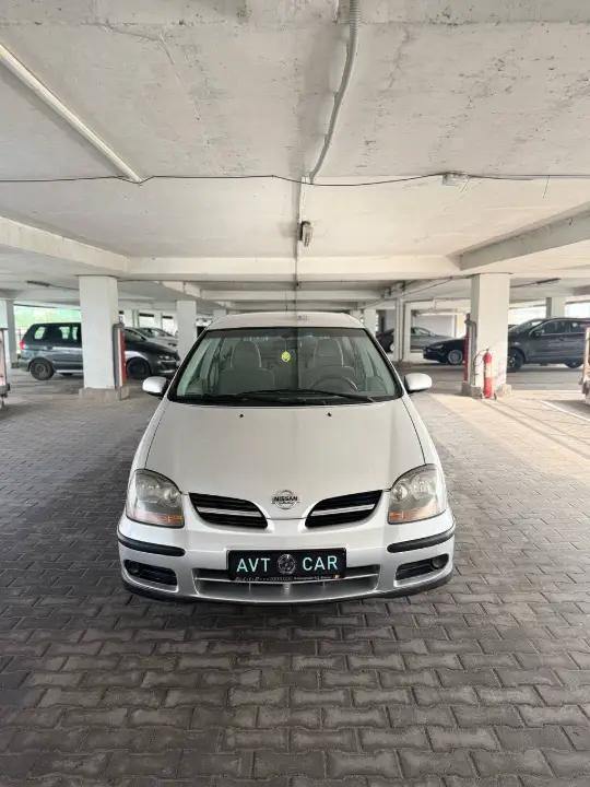 Nissan Almera Tino