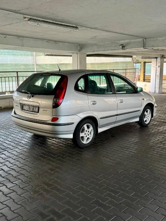 Nissan Almera Tino