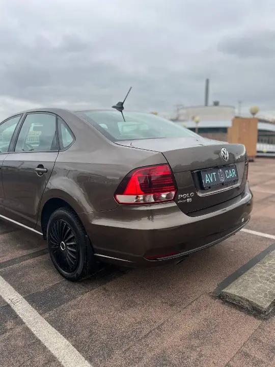 Volkswagen Polo Sedan
