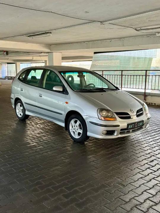 Nissan Almera Tino