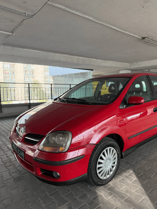 Nissan Almera Tino