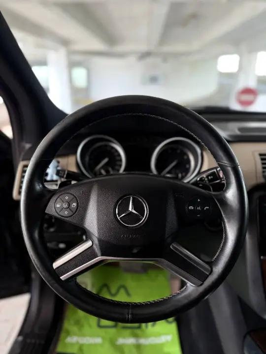 Mercedes-Benz R350