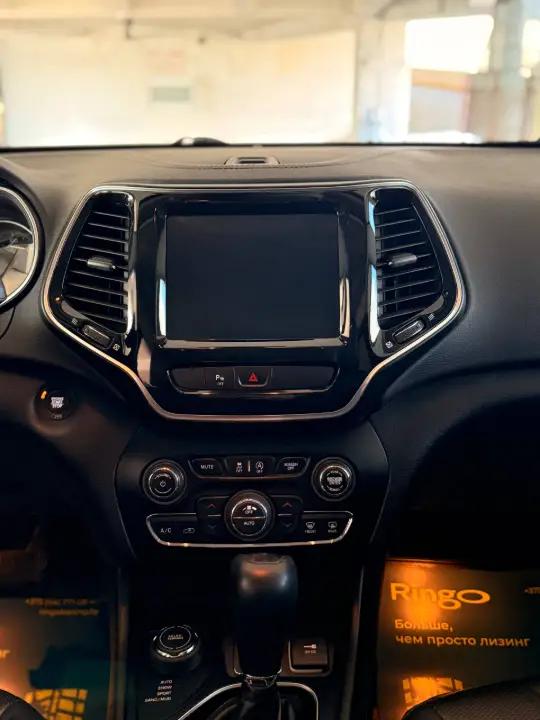 Jeep Cherokee